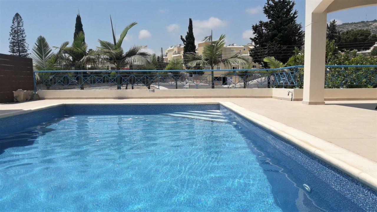 "Fun In The Sun" Villa Peyia Buitenkant foto